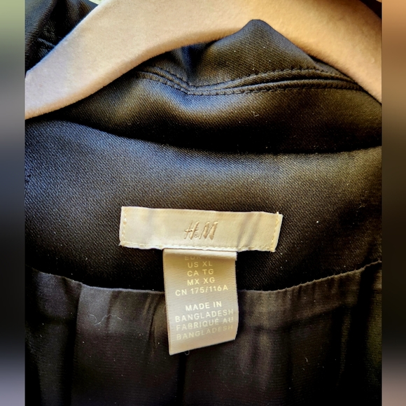 🖤 H&M Tuxedo Jacket or Dress, Black Satin - Picture 3 of 4